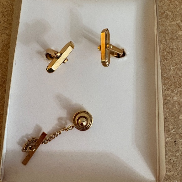Vintage Men's Cuff Links and Tie Tack Set - Green Finish and gold tone - Picture 7 of 12